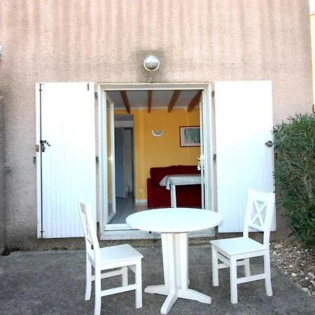 Pavillon Dans Avec Piscine 2887 *